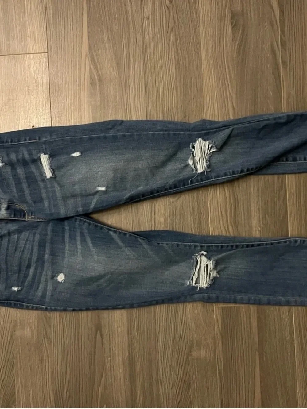 Women’s Distressed Skinny Jeans - Blue